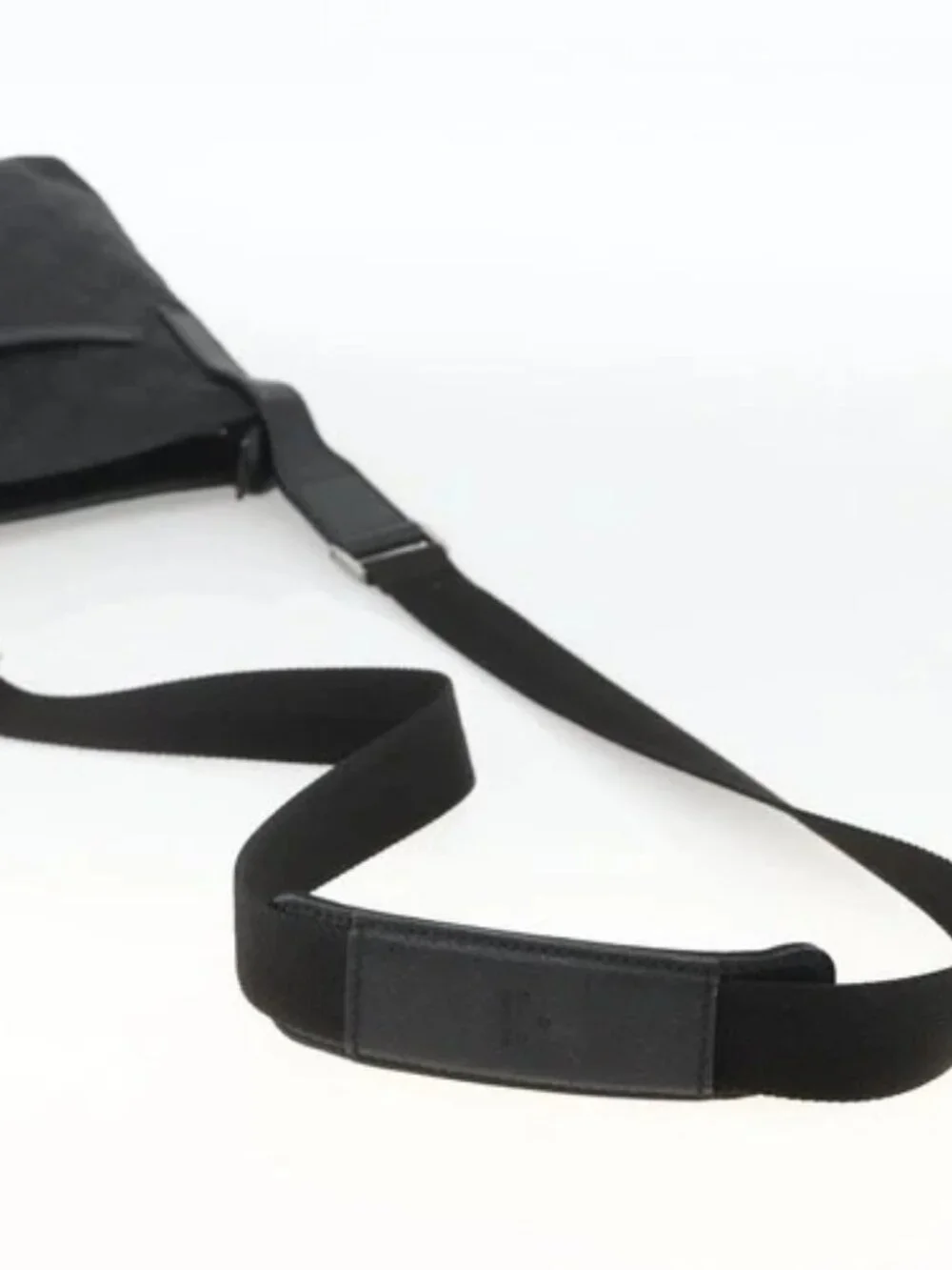 GUCCI GG Canvas Shoulder Bag Black Silver 122793 Auth BAZ206A